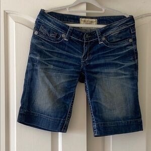 BIG STAR Women's Blue Denim Shorts. Size 27.